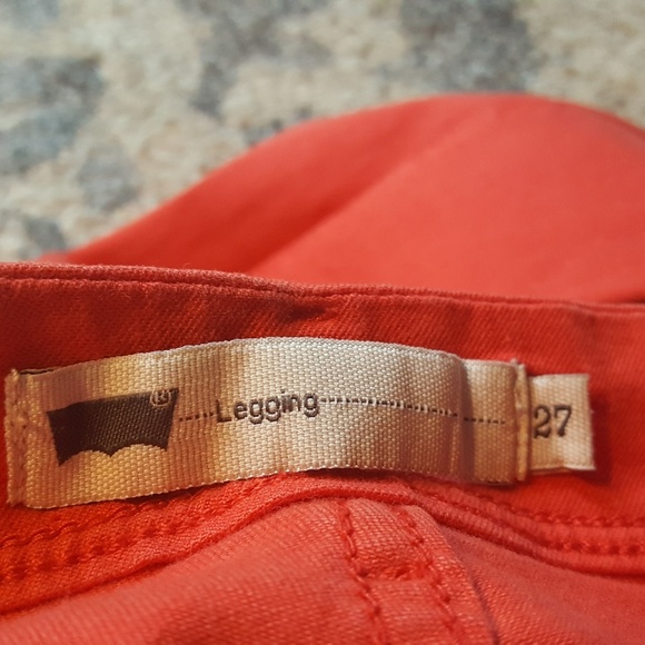 Levi's women's Red Legging - Picture 3 of 4